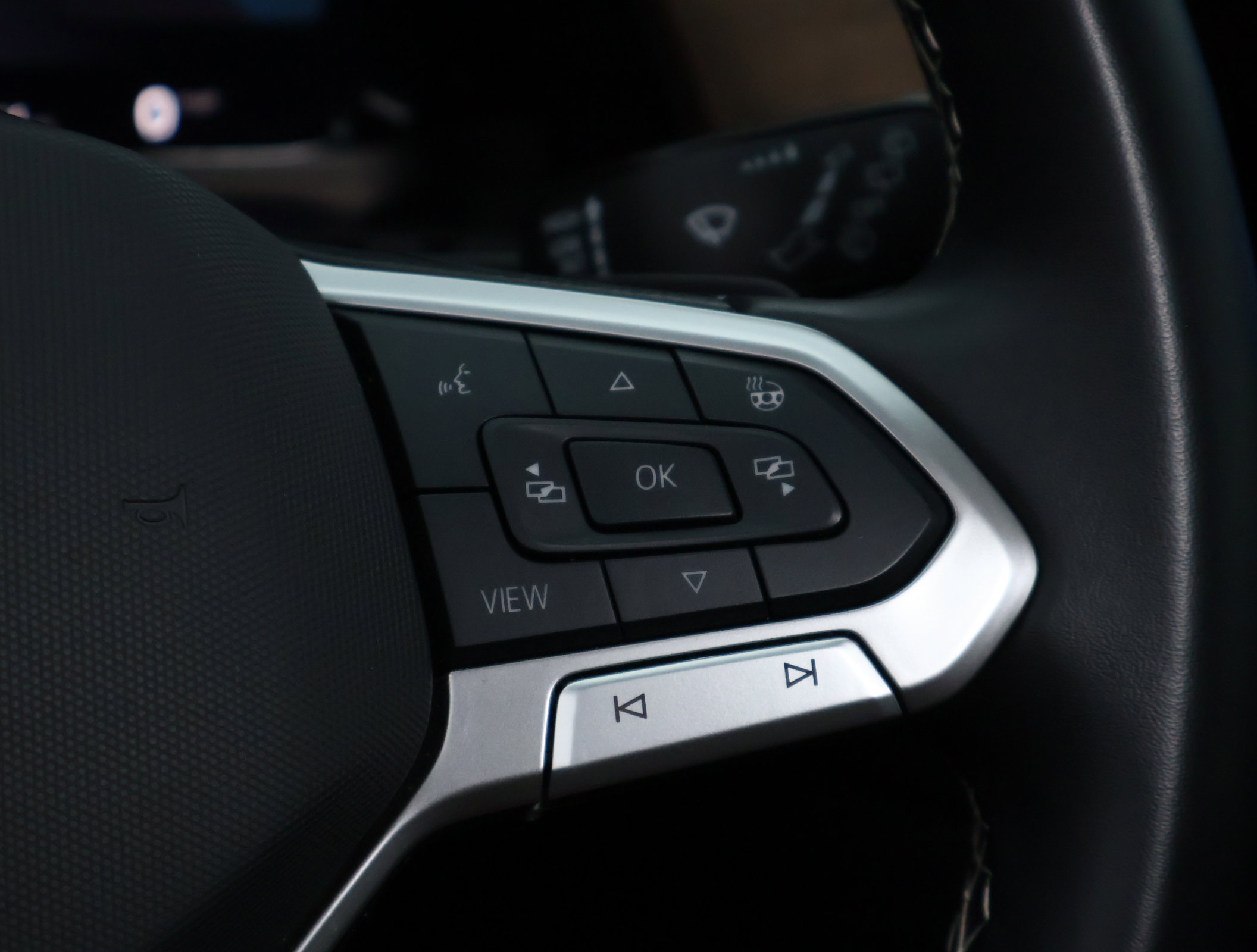 Used 2025 Volkswagen Atlas SE image 15