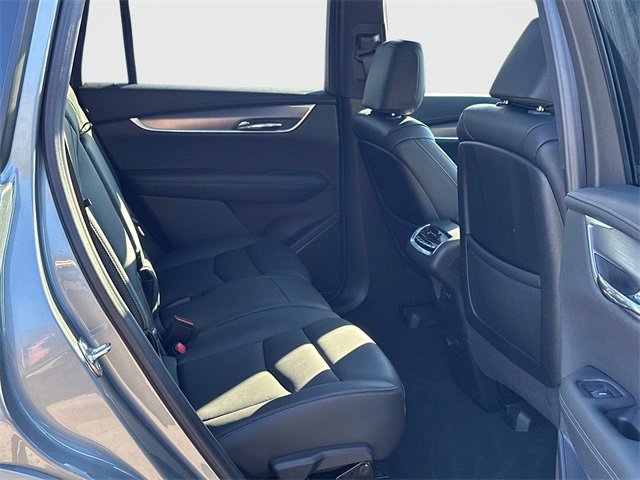 Used 2025 Cadillac XT6 Luxury image 21