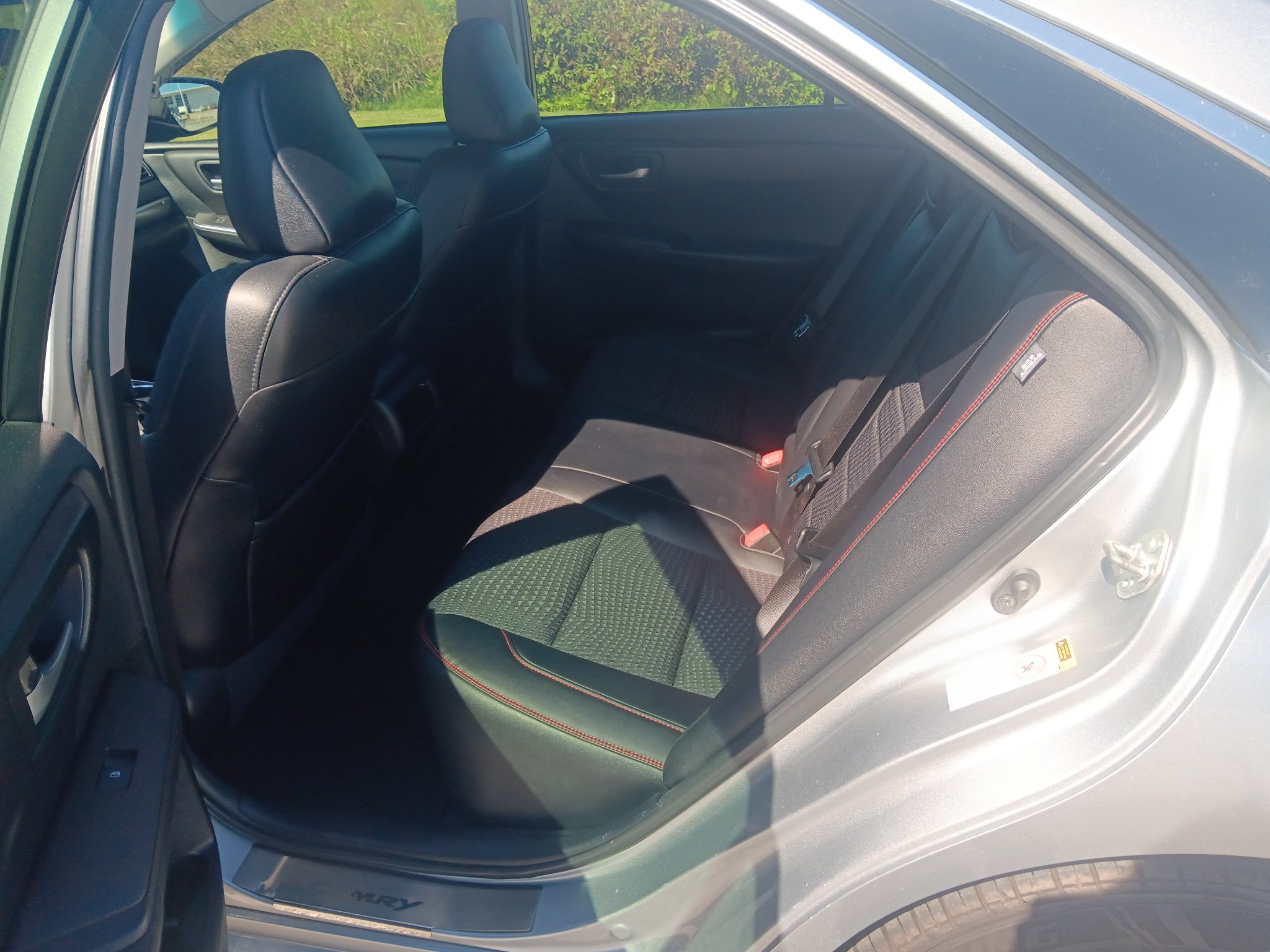 Used 2015 Toyota Camry SE FWD image 20
