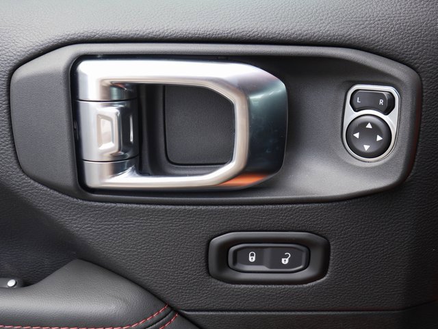 New 2025 Jeep Wrangler Unlimited Rubicon w/ XTREMEE 35" Tire Package image 17