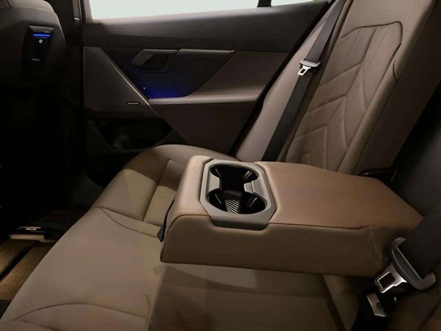 Used 2025 BMW 530i w/ Premium Package RWD image 80