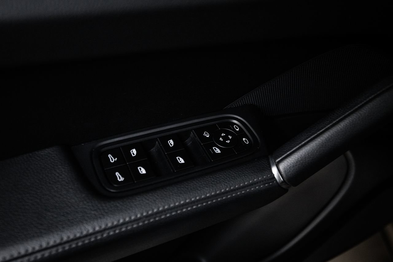 Used 2023 Porsche Cayenne Platinum Edition AWD/4WD image 22