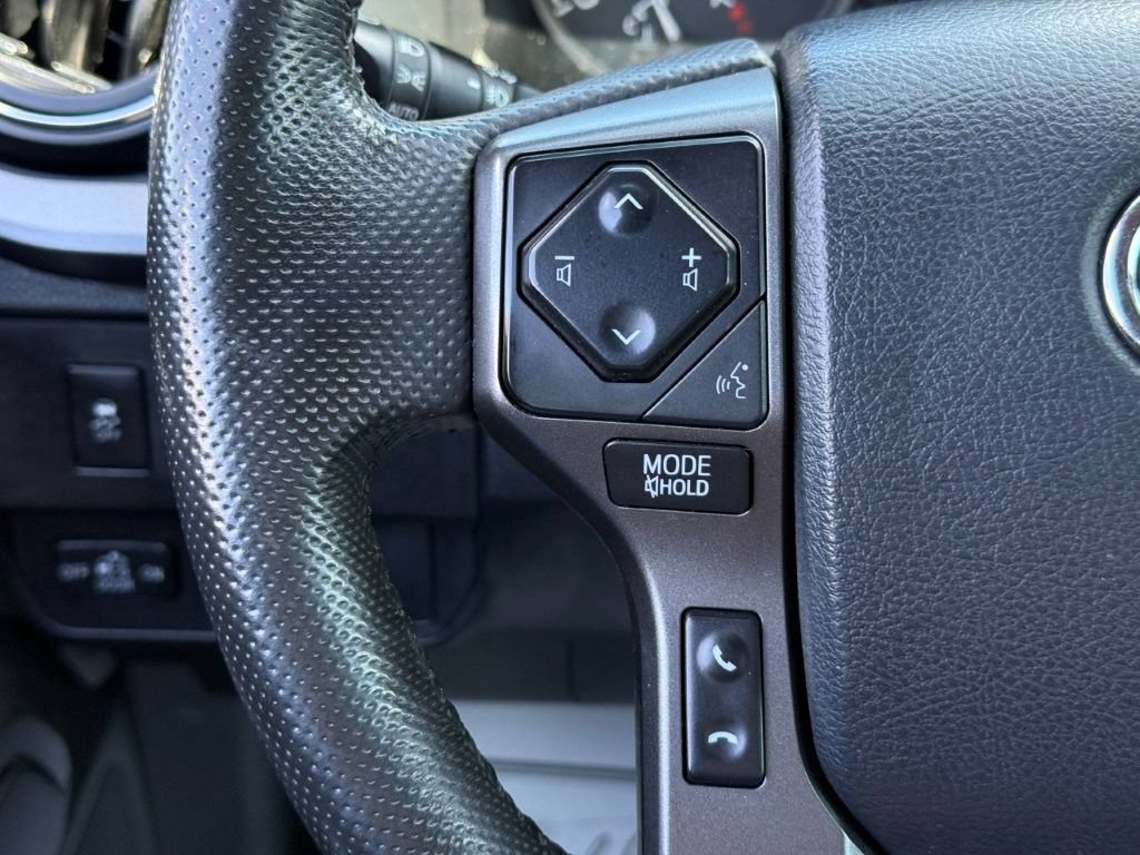 Used 2023 Toyota Tacoma TRD Off-Road AWD/4WD image 32