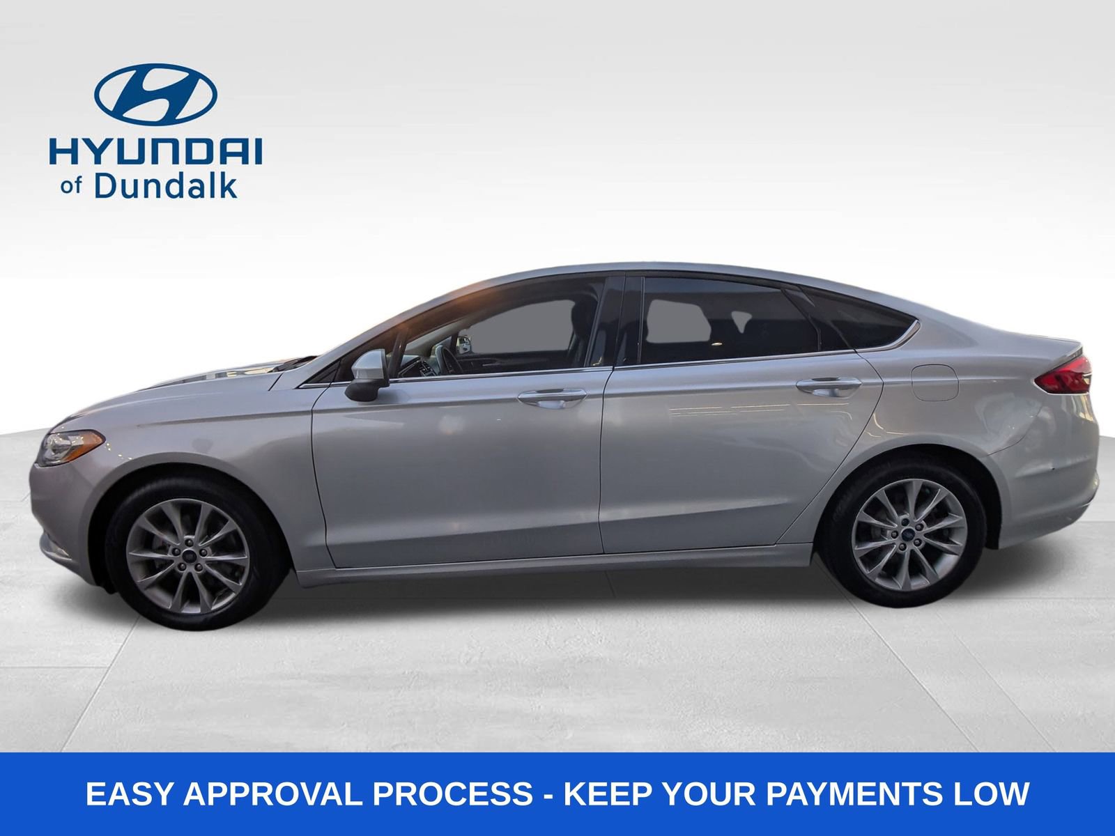 Used 2017 Ford Fusion SE w/ Fusion SE Technology Package image 13