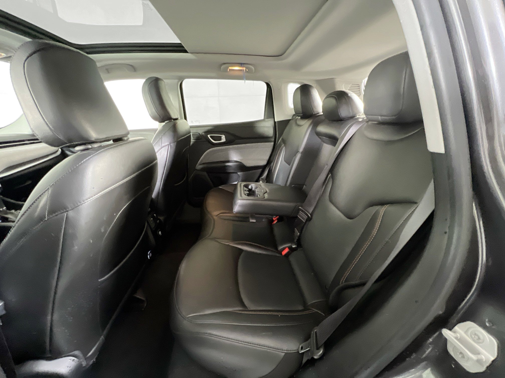 Used 2022 Jeep Compass Latitude w/ Sun and Sound Group image 25