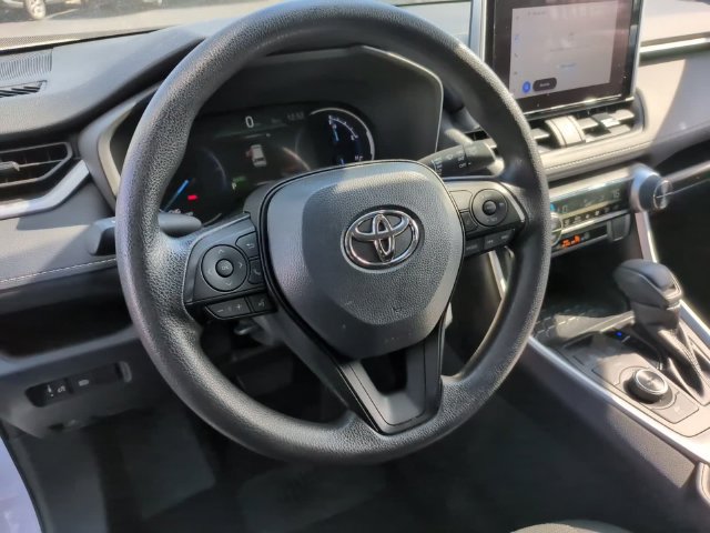 Used 2025 Toyota RAV4 LE AWD/4WD image 24