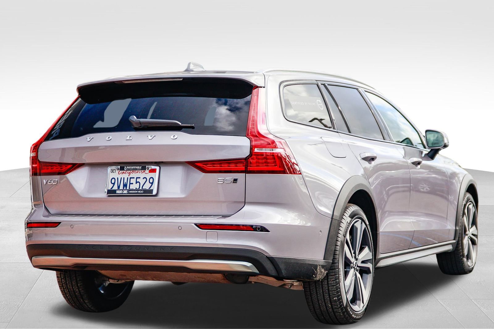 Certified 2026 Volvo V60 B5 Cross Country Plus w/ Climate Package image 7