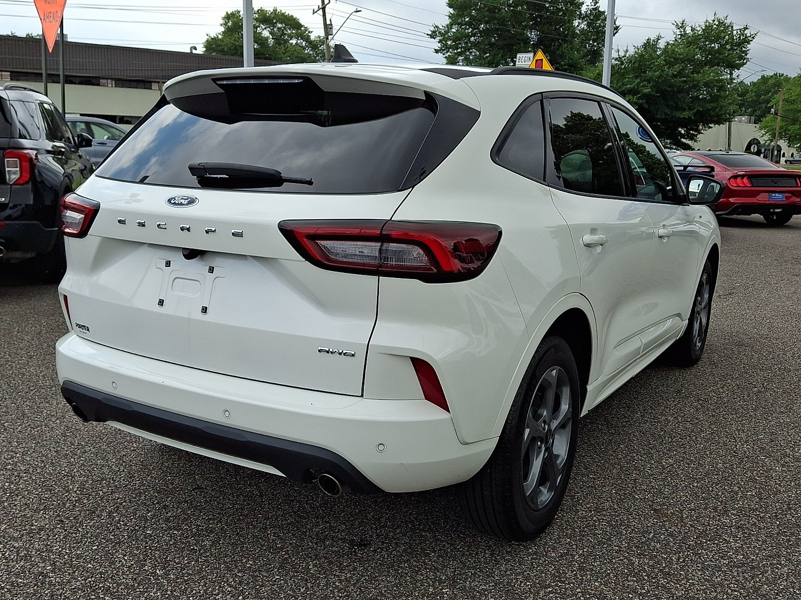 Certified 2023 Ford Escape ST-Line w/ Tech Pack #1 AWD/4WD image 10