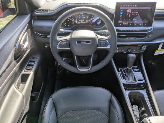 New 2026 Jeep Compass Latitude image 14