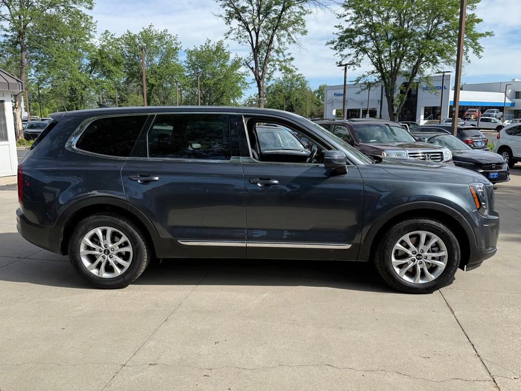 Used 2020 Kia Telluride LX AWD/4WD image 3