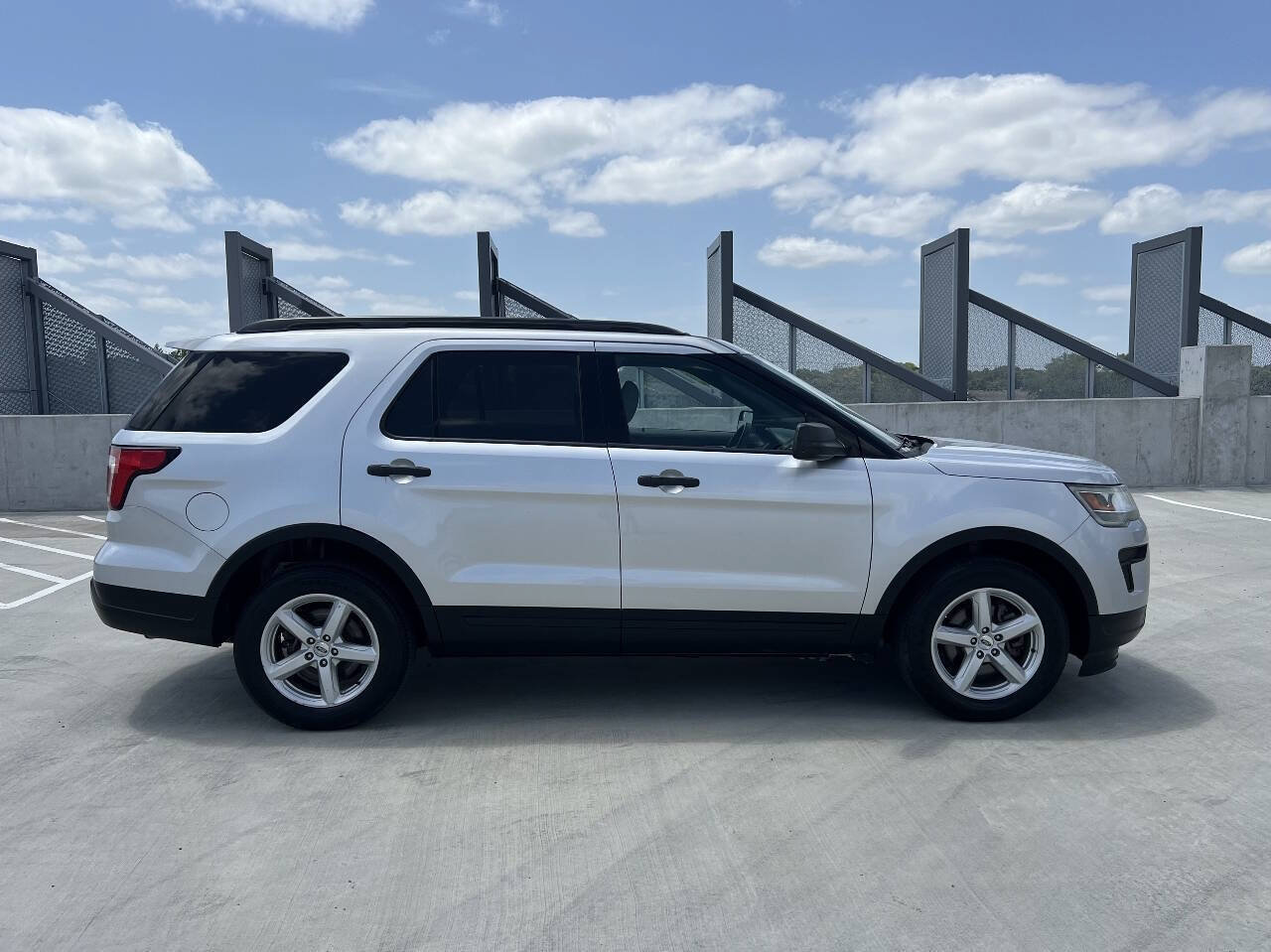 Used 2018 Ford Explorer 4WD image 5