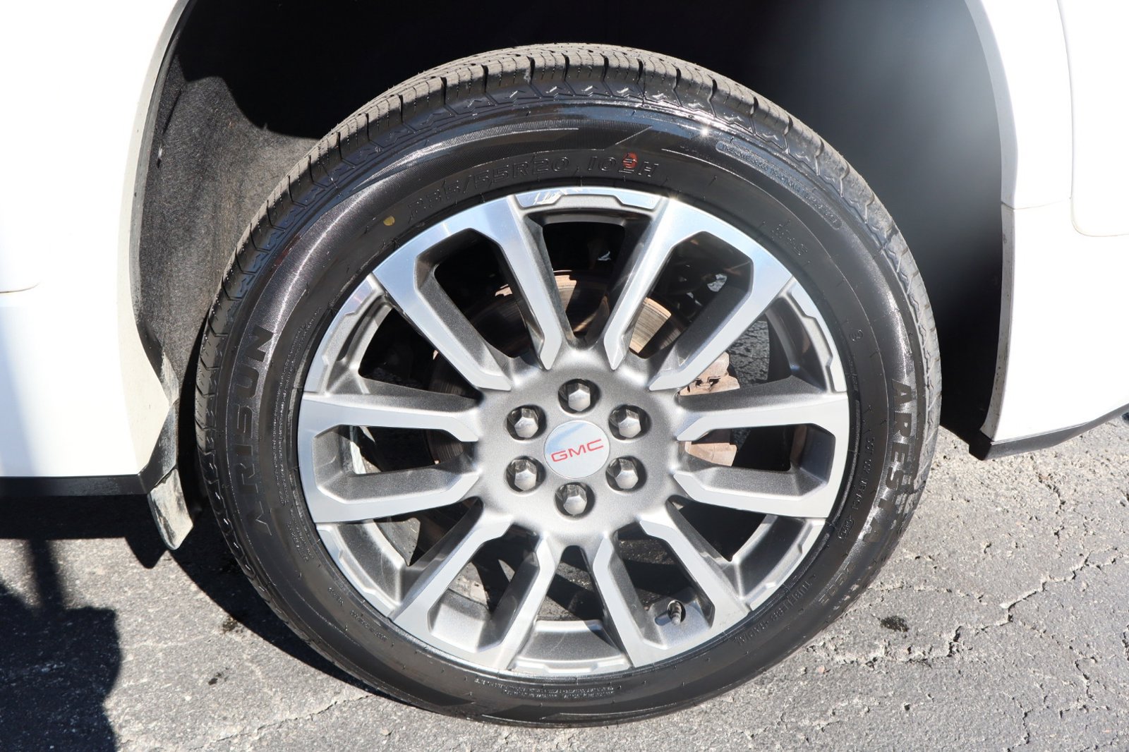 Used 2021 GMC Acadia Denali w/ Denali Ultimate Package AWD/4WD image 44