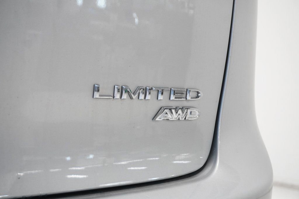New 2026 Chrysler Pacifica Limited image 7