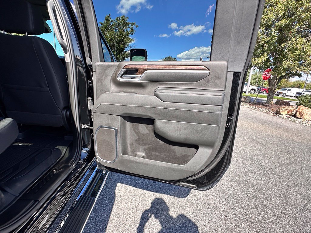 Certified 2026 GMC Sierra 3500 SLE w/ Preferred Package AWD/4WD image 17