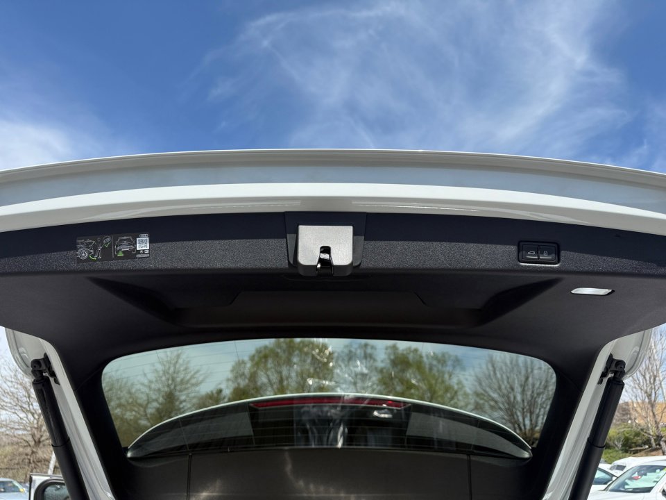 Certified 2025 Audi Q5 Premium Plus w/ Premium Plus image 14