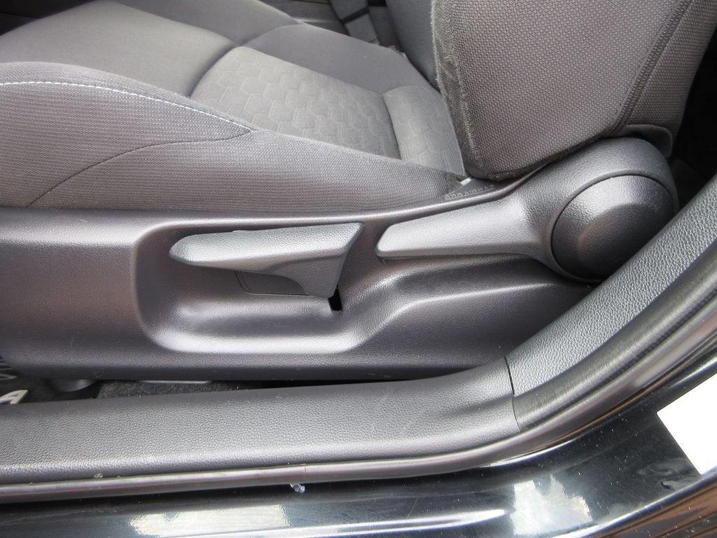 Used 2020 Toyota Corolla SE FWD image 13