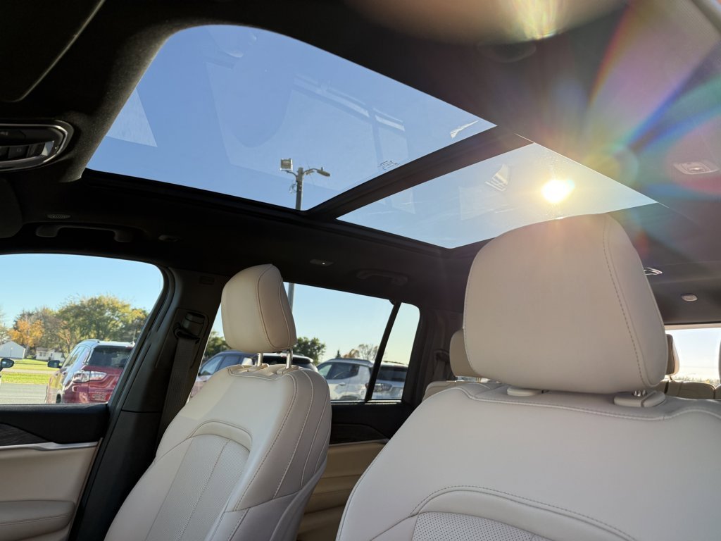 Used 2025 Jeep Grand Cherokee L Limited w/ Luxury Tech Group II image 17