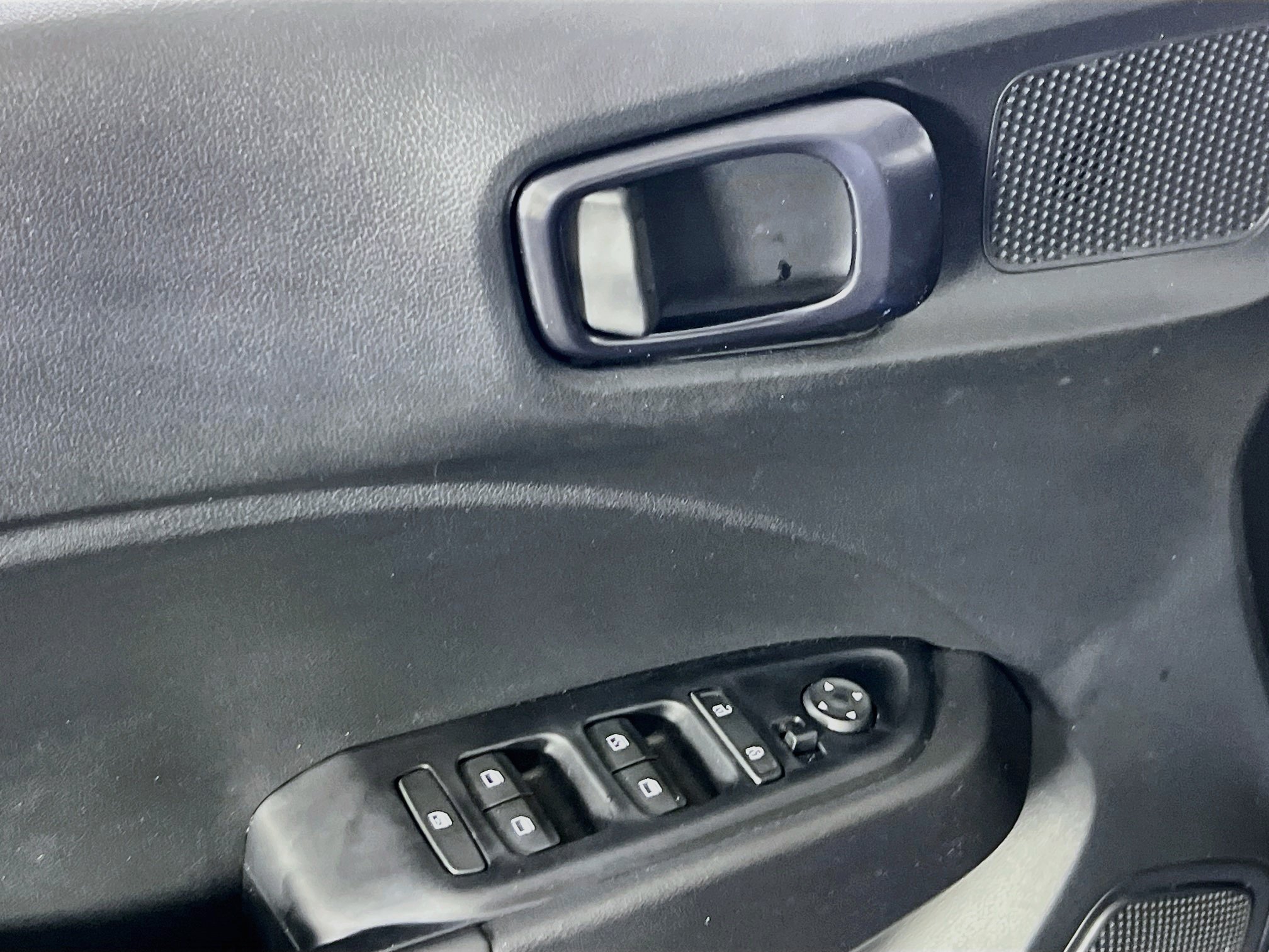 Used 2023 Hyundai Venue Limited w/ Cargo Package FWD image 18