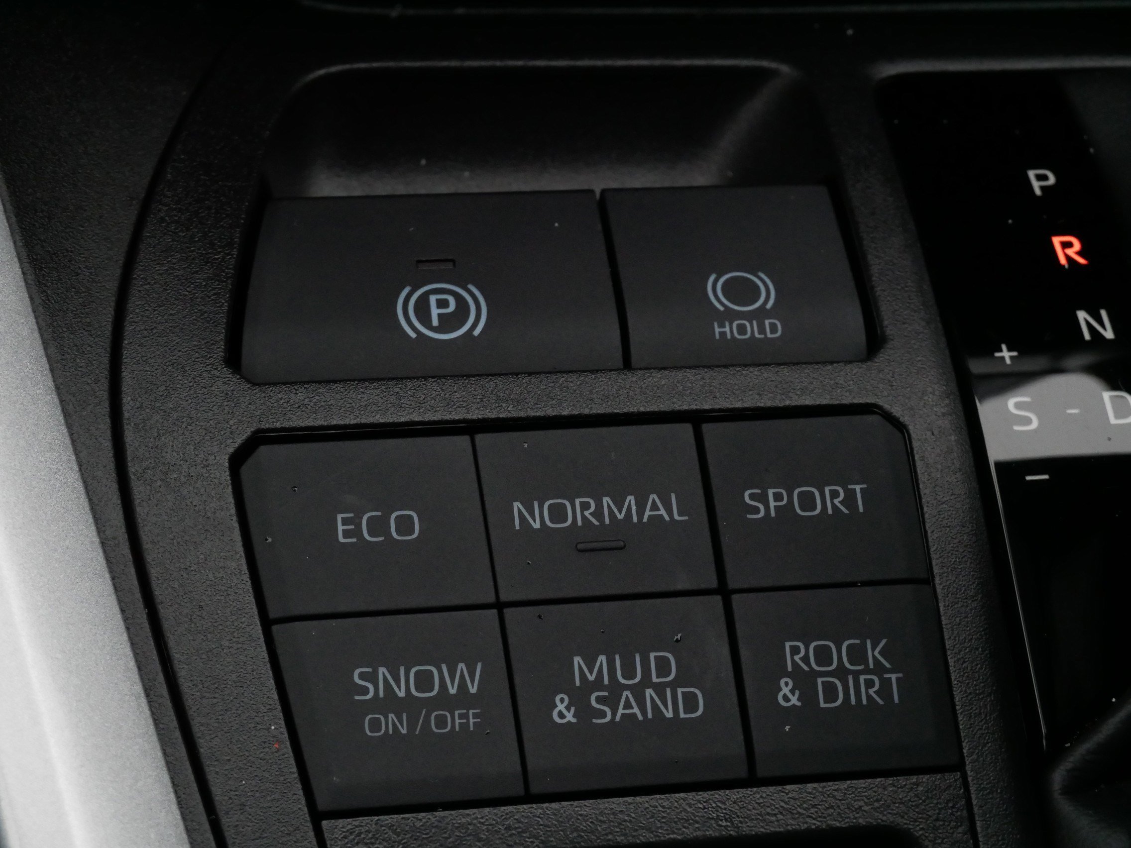 Used 2025 Toyota RAV4 LE image 28