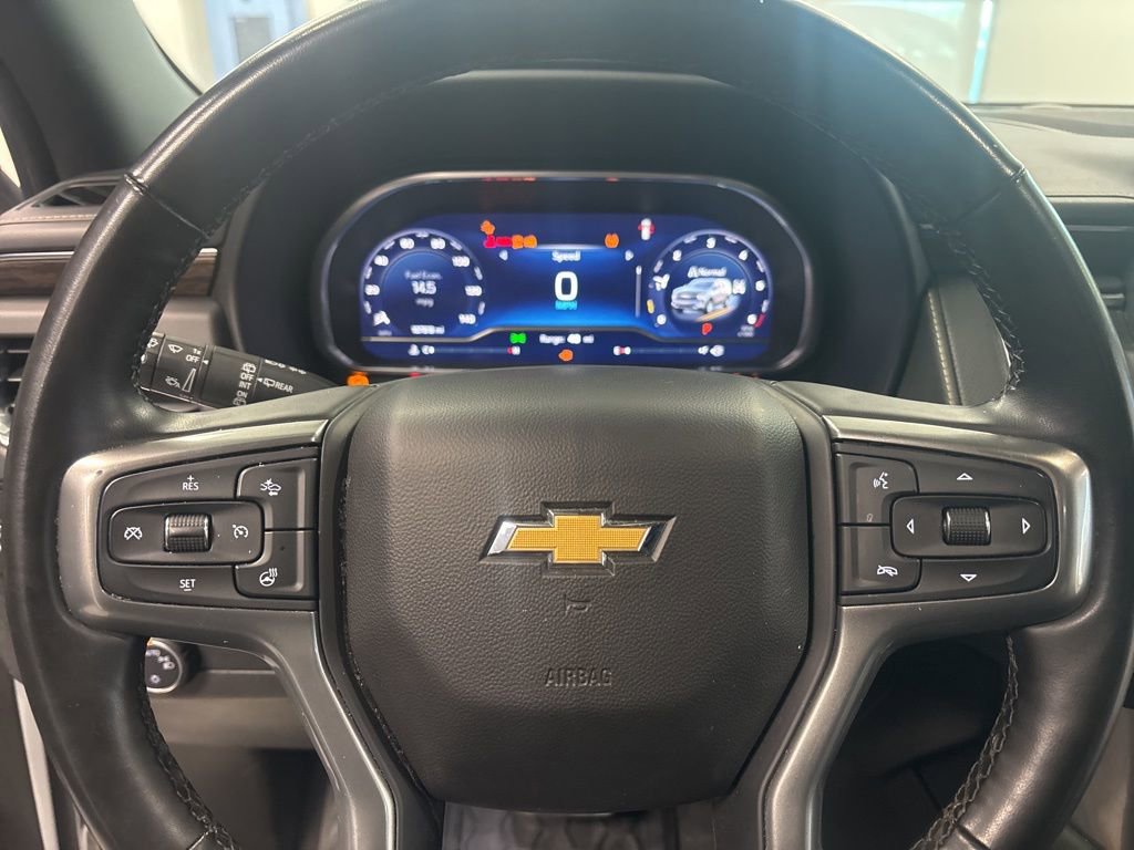 Used 2023 Chevrolet Suburban Premier image 18