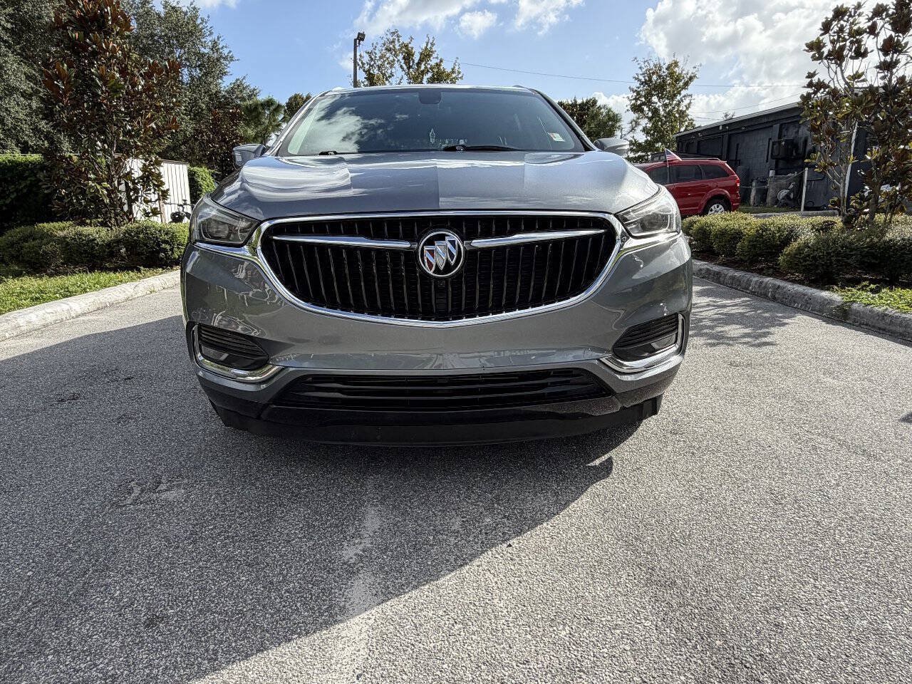 Used 2018 Buick Enclave Essence w/ Trailering Package FWD image 2
