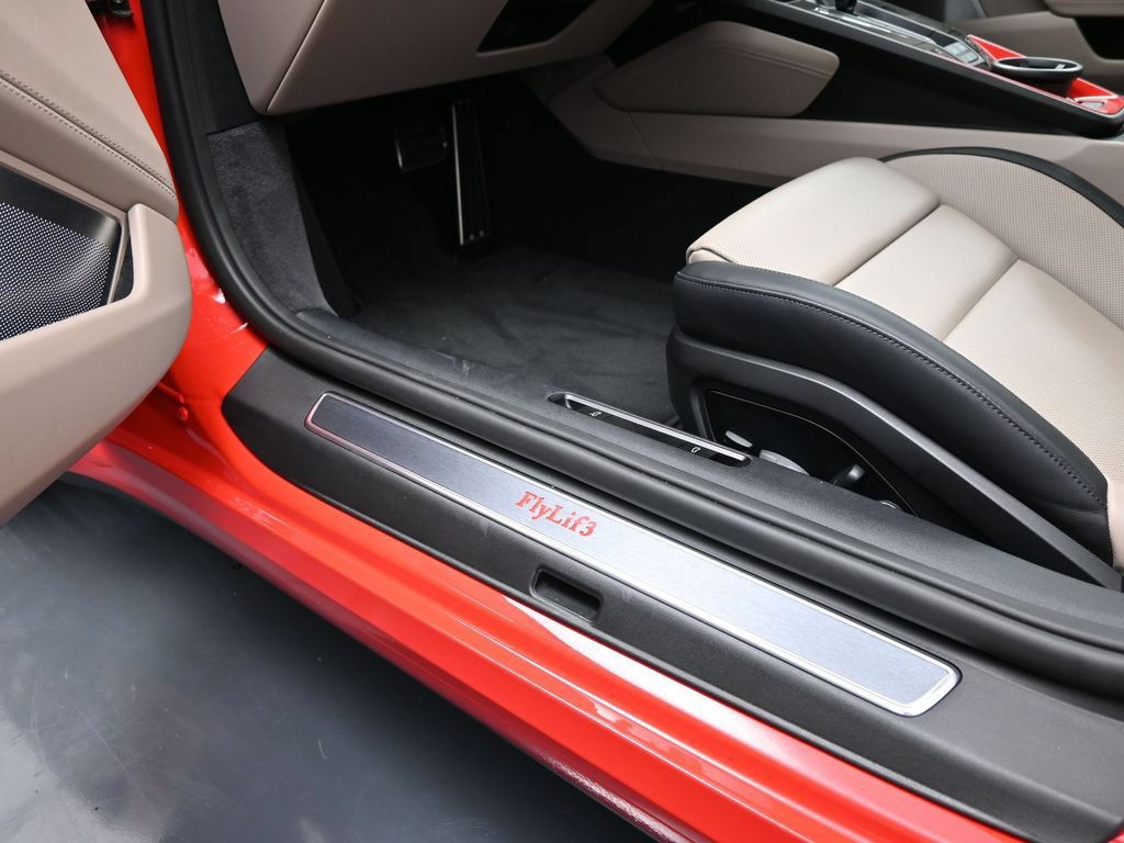 Certified 2025 Porsche 911 Carrera RWD image 6