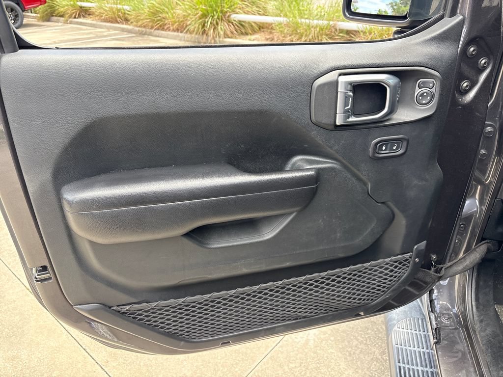 Used 2018 Jeep Wrangler Rubicon AWD/4WD image 15