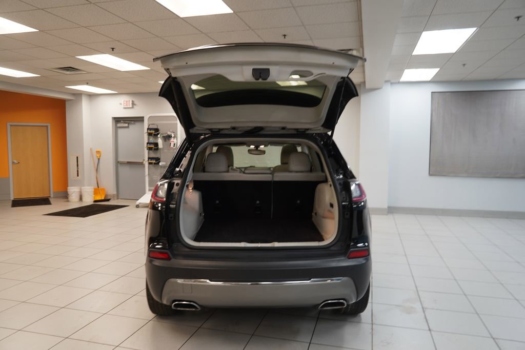 Used 2019 Jeep Cherokee Limited image 9