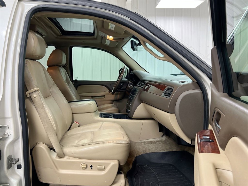 Used 2012 GMC Yukon SLT w/ SLT-2 Equipment Package image 21