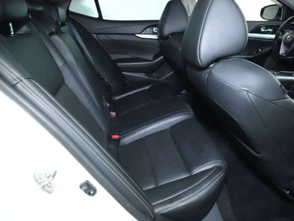 Used 2017 Nissan Maxima 3.5 SV w/ Interior Lighting Package image 30
