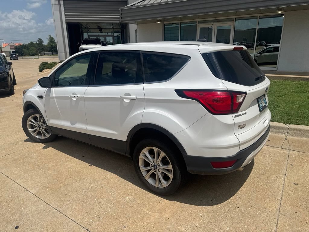 Used 2019 Ford Escape SE FWD image 5