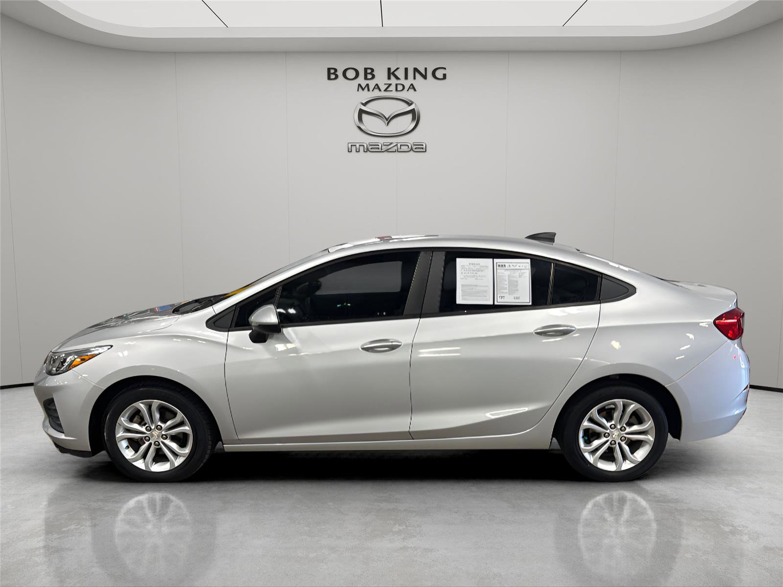 Used 2019 Chevrolet Cruze LS w/ LS Convenience Package FWD image 2