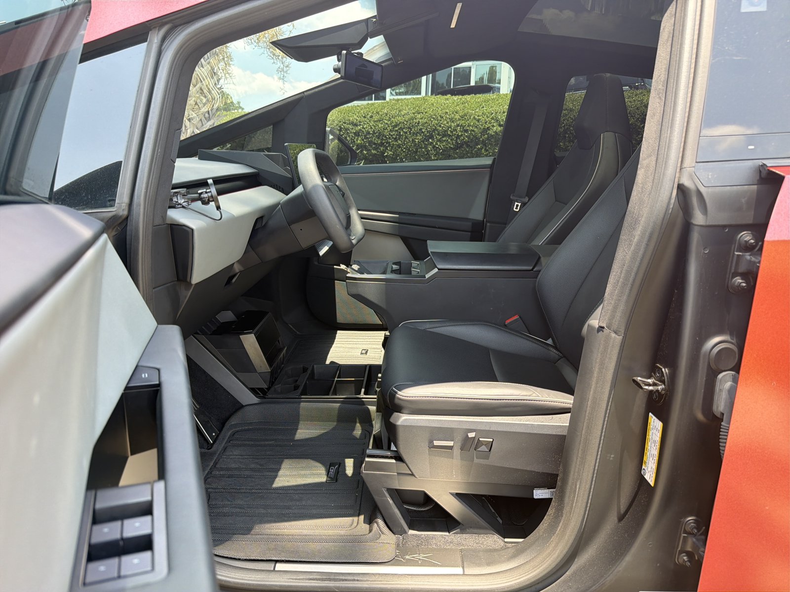 Used 2025 Tesla Cybertruck AWD Crew Cab image 13