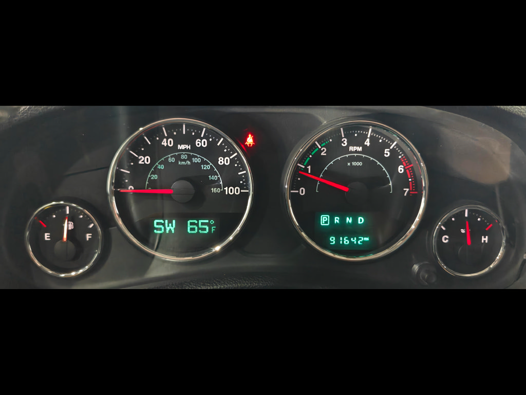 Used 2016 Jeep Wrangler Unlimited Sahara w/ Dual Top Group AWD/4WD image 44