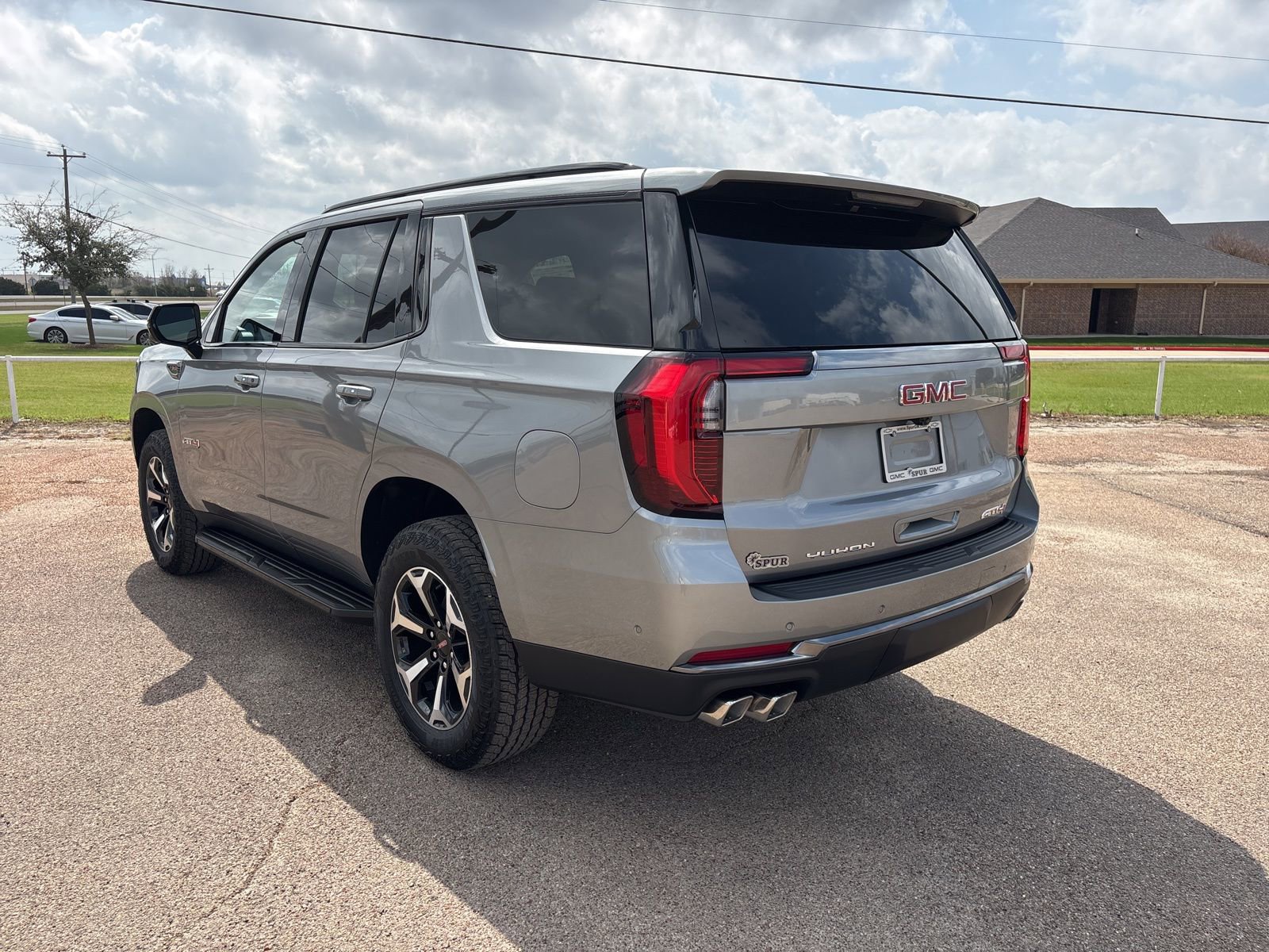 New 2026 GMC Yukon AT4 w/ LPO, Floor Liner Package image 4