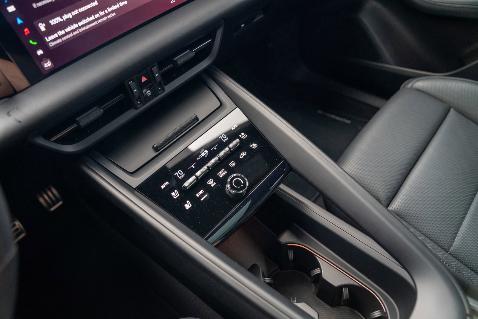 Certified 2025 Porsche Macan 4 Electric image 21