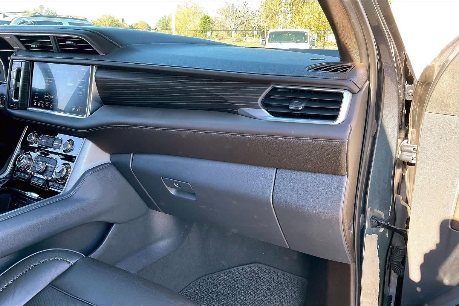 Certified 2021 GMC Yukon Denali w/ Denali Premium Package image 36