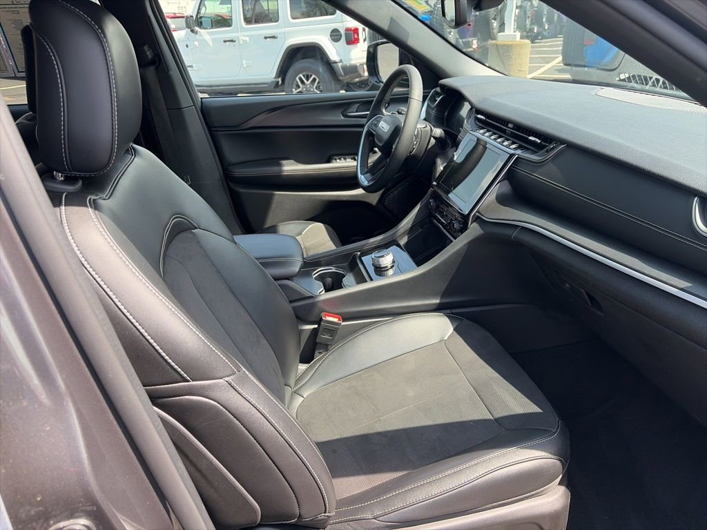 Certified 2024 Jeep Grand Cherokee Altitude image 14