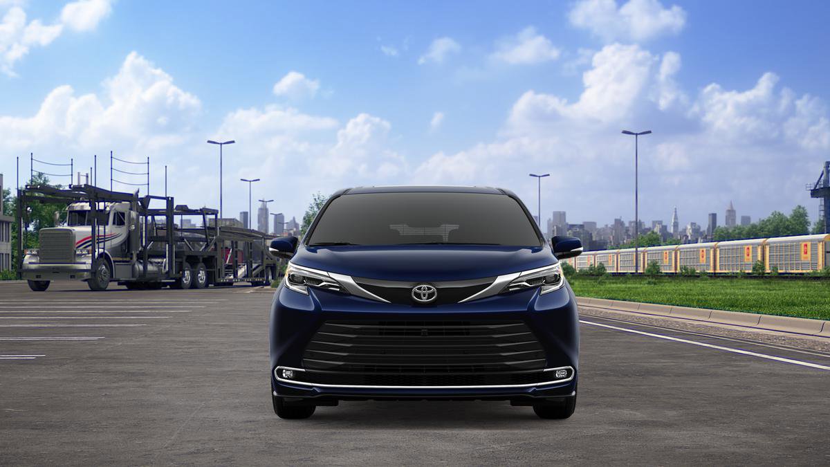 New 2026 Toyota Sienna Platinum image 2