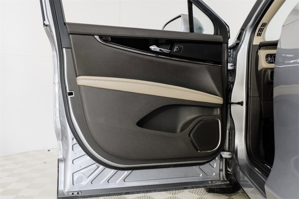 Used 2023 Lincoln Nautilus Reserve image 45