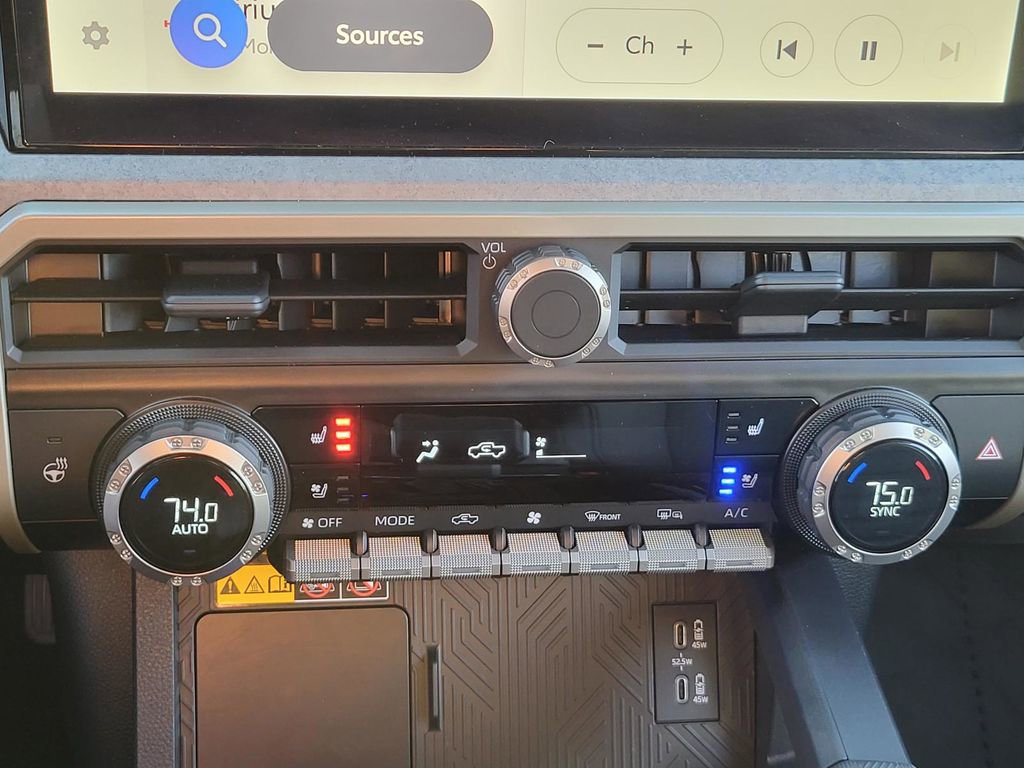 Used 2025 Toyota Tacoma 4x4 Double Cab Hybrid image 26