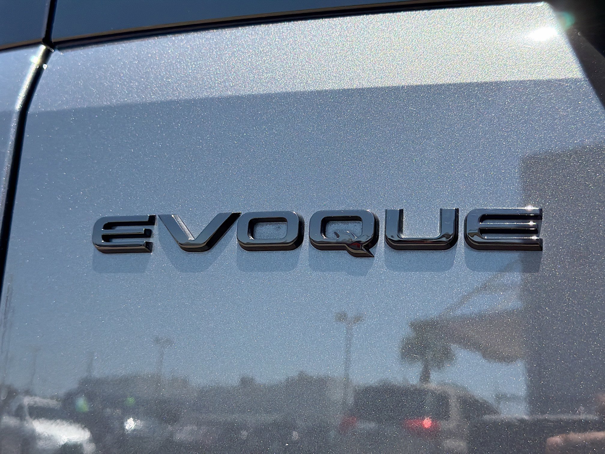 Used 2025 Land Rover Range Rover Evoque Dynamic SE AWD/4WD image 12