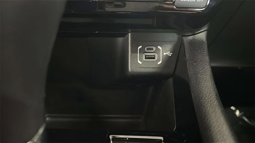 Used 2024 Jeep Compass Limited image 22