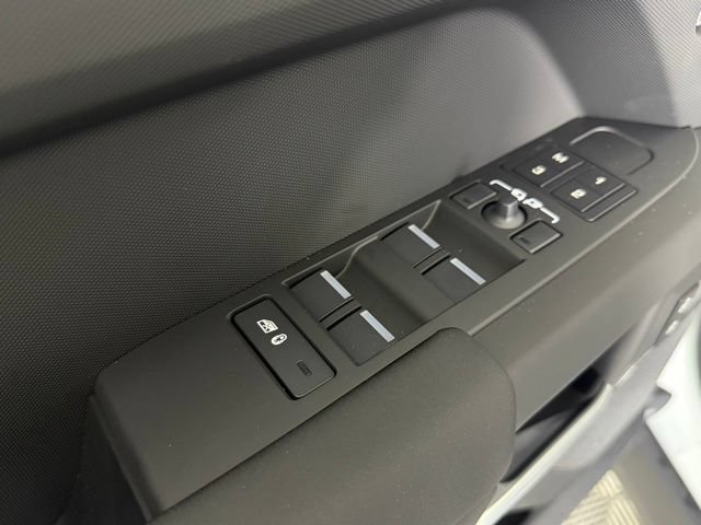 New 2025 Land Rover Defender 110 S AWD/4WD image 23