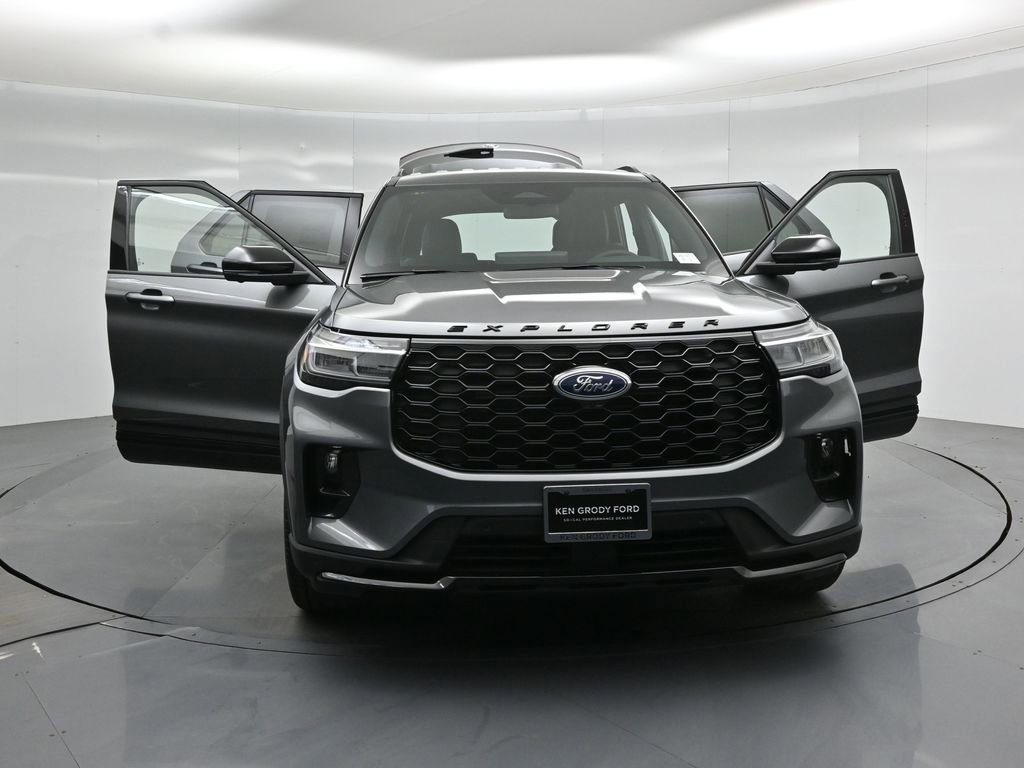 New 2026 Ford Explorer ST-Line w/ ST-Line Street Pack RWD image 30