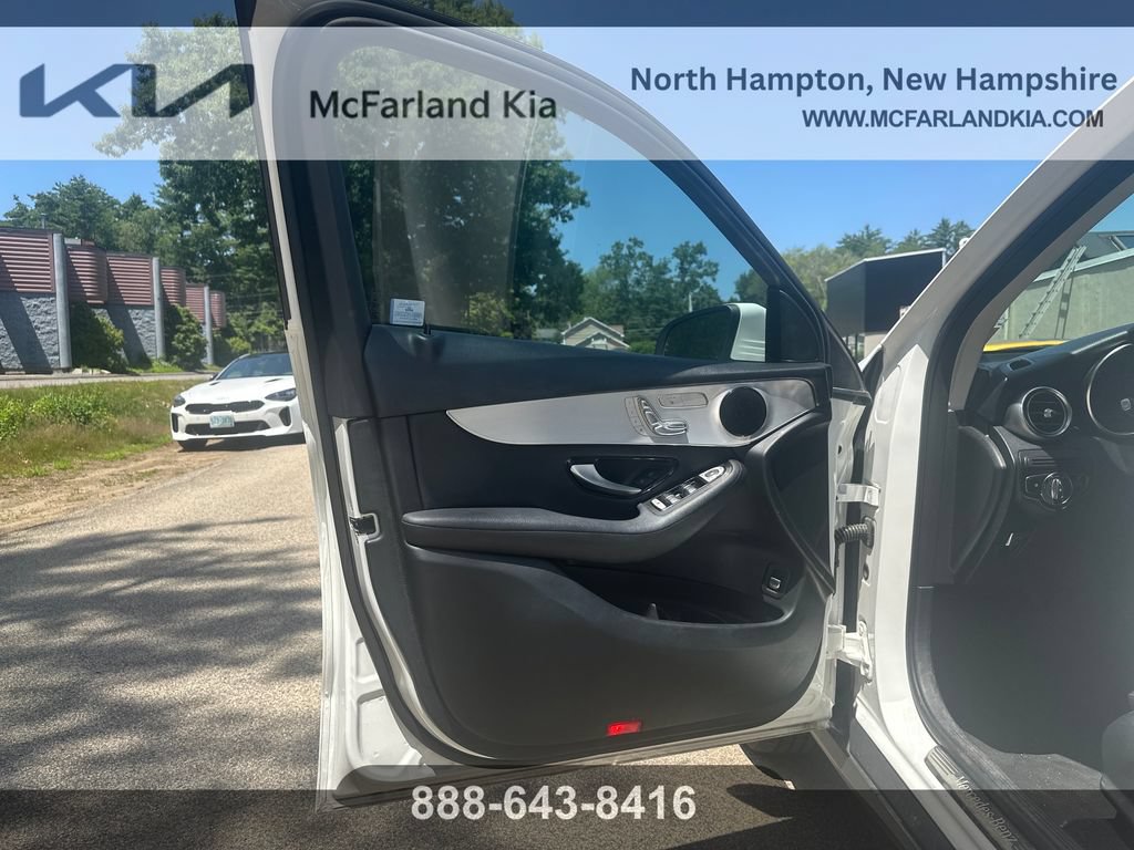 Used 2021 Mercedes-Benz GLC 300 4MATIC image 10