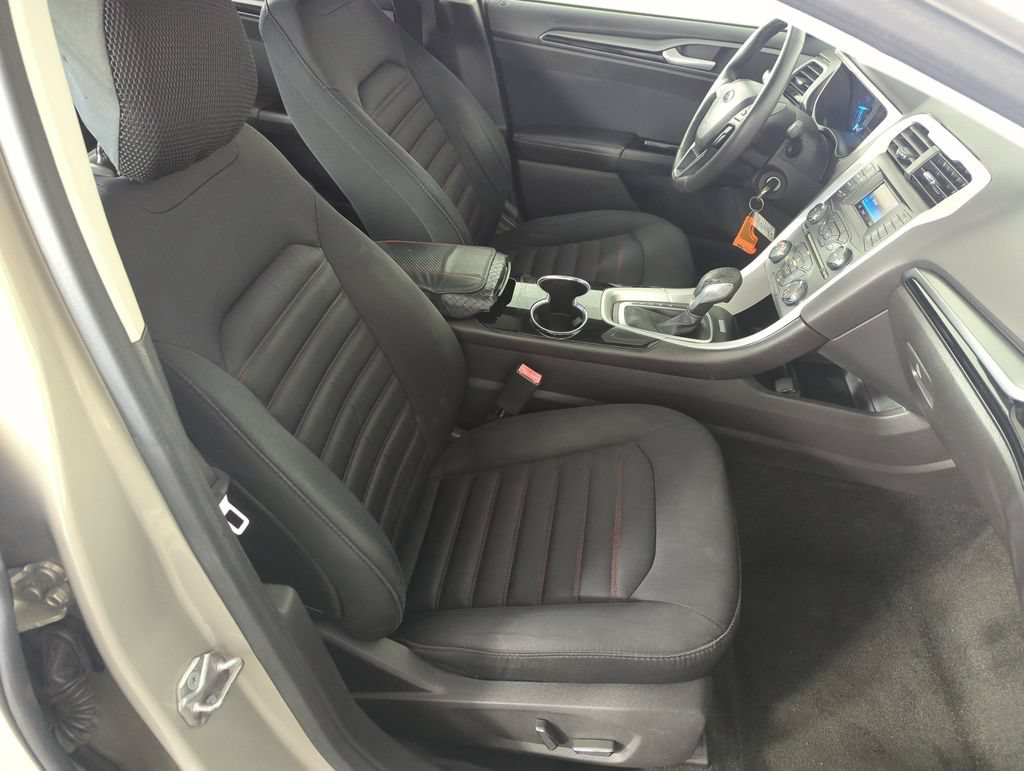 Used 2015 Ford Fusion SE w/ Equipment Group 201A FWD image 37