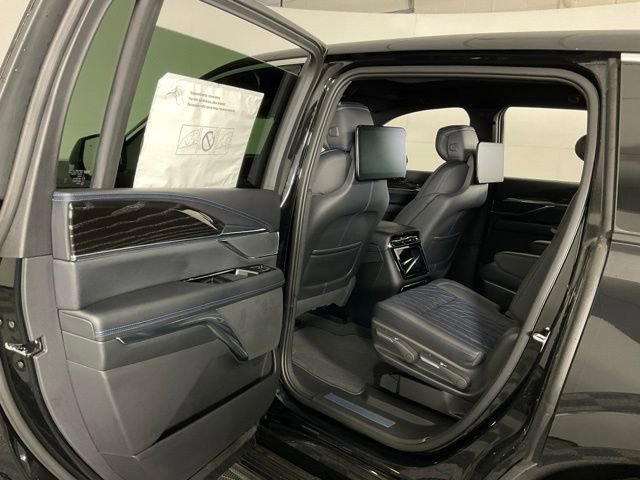 New 2025 Cadillac Escalade IQ Luxury 1 w/ Smart Trailering package image 36