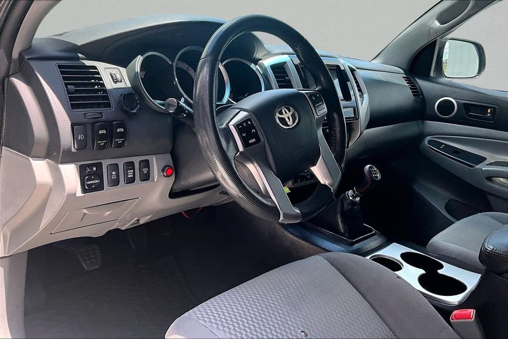 Used 2013 Toyota Tacoma 4x4 Access Cab V6 w/ SR5 Pkg image 15