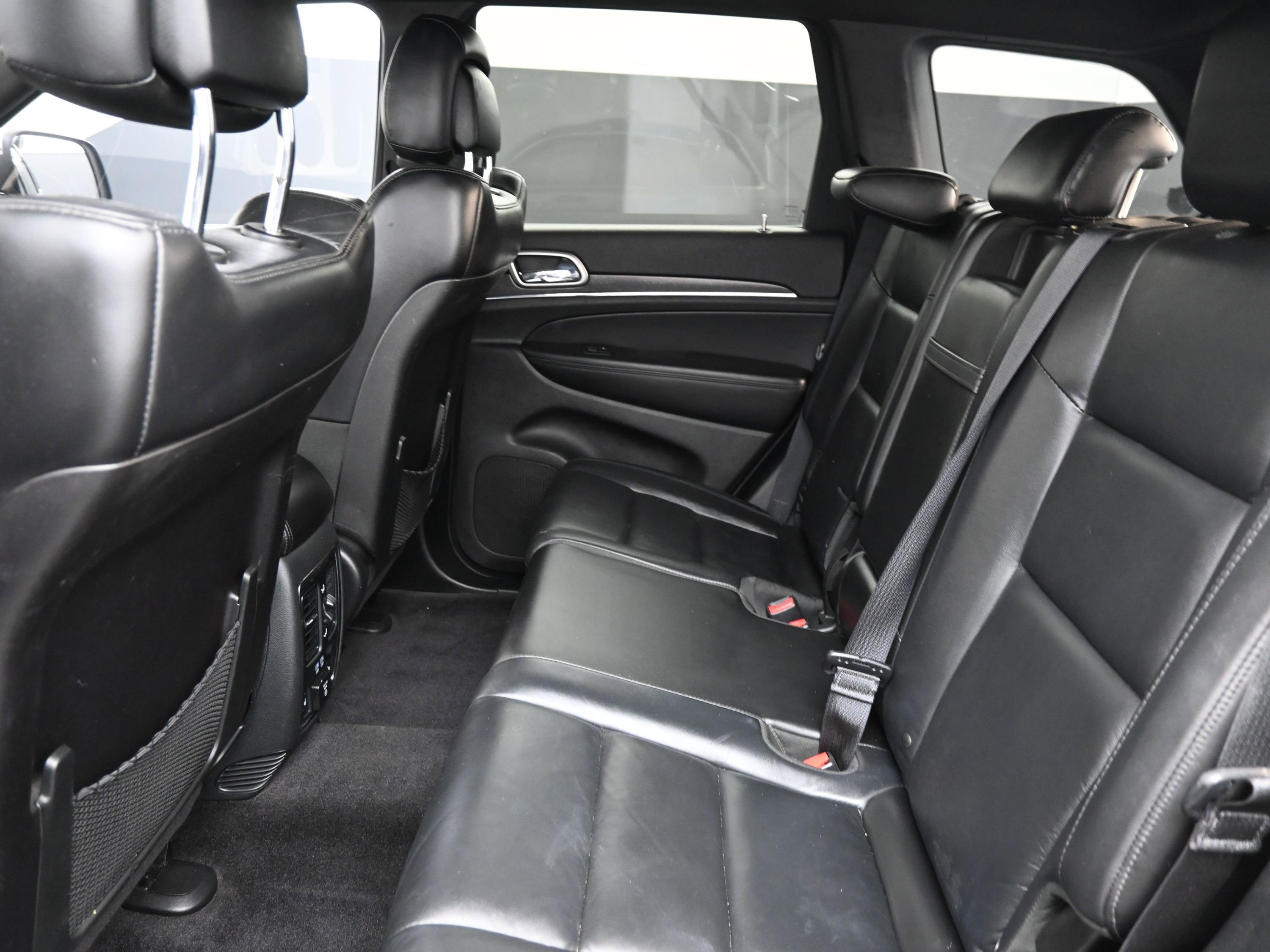 Used 2018 Jeep Grand Cherokee Limited image 15